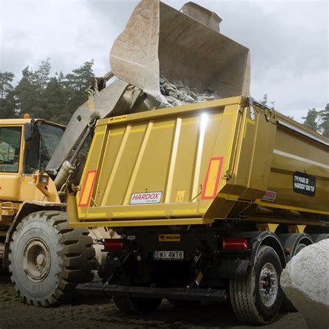 Zdjęcie naczepy wywrotki Wielton Strong Master w akcji