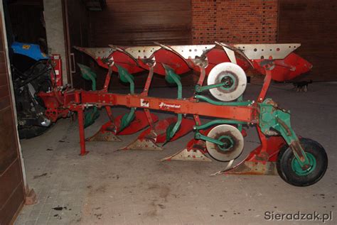 Rysunek techniczny lub schemat budowy pługa Kverneland VD85