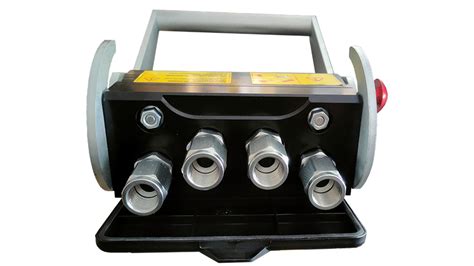 Węże i przyłącza hydrauliczne do ładowacza czołowego
