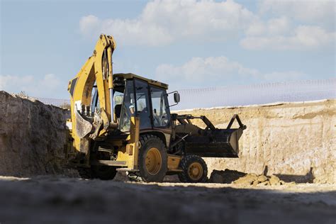 zdjęcie maszyn budowlanych JCB w akcji