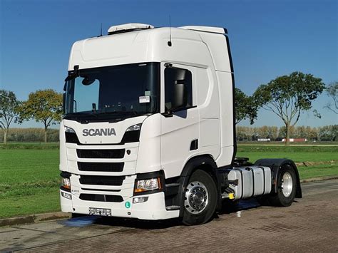 Schemat porównania kluczowych parametrów popularnych modeli Scania (R410, R500, G420, S450, S500)