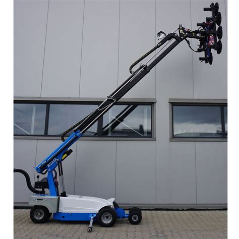 Animacja przedstawiająca działanie ramienia koparkowego z wysuwem Extendahoe i porównanie z geometrią In-Line