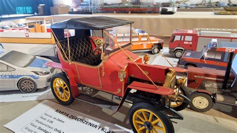 Galeria zdjęć różnych modeli mikrosamochodów.