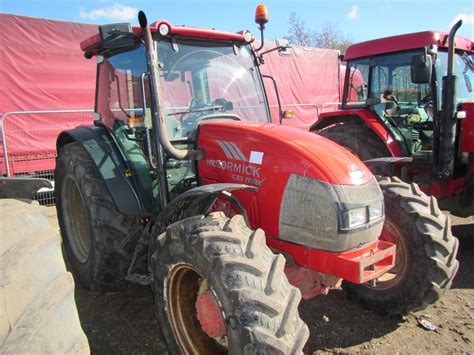 Schemat techniczny ciągnika McCormick Intl Max C85 z zaznaczonymi głównymi podzespołami