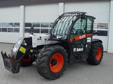 The Bobcat TL 470 telescopic handler working on a construction site