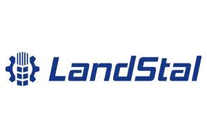 Logo firmy LandStal oraz zdjęcie przedstawiające halę produkcyjną.