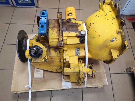Silnik i skrzynia biegów Komatsu WB93R