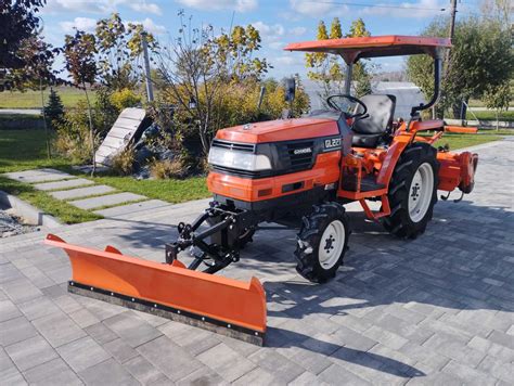 zestawienie techniczne ciągników kompaktowych Iseki i Kubota