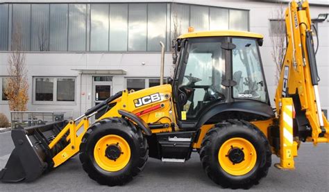 Ilustracja otwierania drzwi kabiny koparki JCB