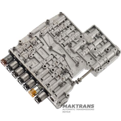 Fragment skrzyni biegów z widocznymi elektrozaworami