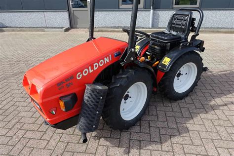 zdjęcie ciągnika ogrodniczego Goldoni Base 20