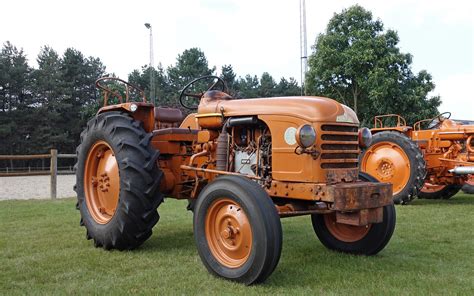 Klasyczny ciągnik Renault D22