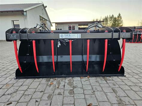 Łyżko-krokodyl w akcji z miniładowarką Weidemann