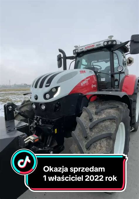 wnętrze panoramicznej kabiny ciągnika Steyr CVT