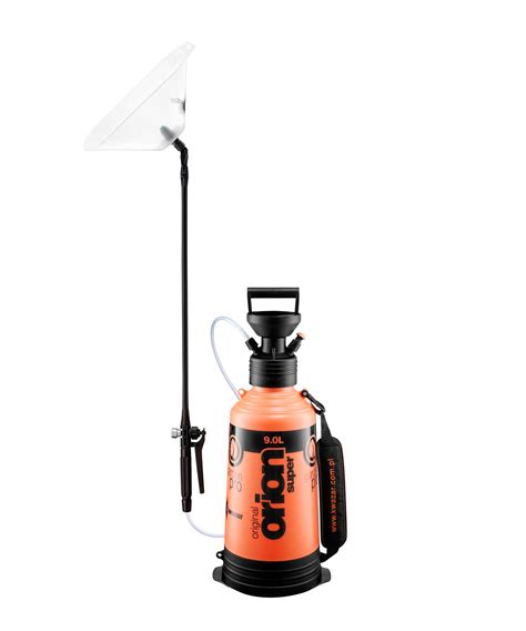 Zdjęcie opryskiwacza Kwazar Orion Super New 3L w użyciu w ogrodzie