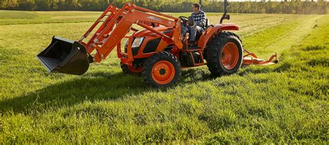 Thematic photo of a used tractor on a field or in a farm setting, highlighting its ruggedness and utility.