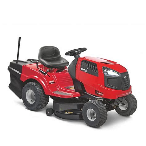 Zdjęcie przedstawiające traktor ogrodowy MTD SMART RN 145 z widocznym wyposażeniem standardowym