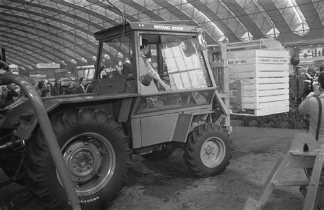 Deutz Intrac 2002 podczas prezentacji w Amsterdamie w 1974 roku