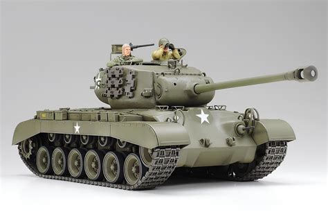 zdjęcie ciągnika Sterling T26 w trakcie transportu czołgu M26 Pershing
