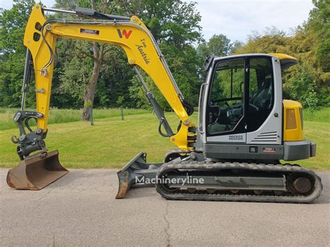 Thematic photo of a Wacker Neuson mini excavator at a construction site