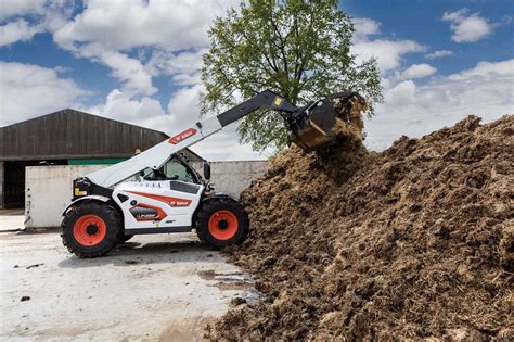 Thematic photo of Bobcat TL34.65HF telescopic handler working on a construction site
