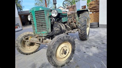 Stary Zetor 25 w trakcie prac polowych