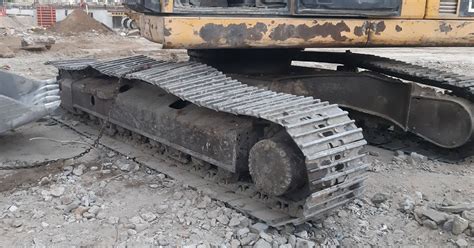 Zdjęcie poglądowe elektrozaworu od wysuwu gąsienic w koparce Bobcat