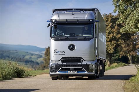 Schemat ewolucji modeli Mercedes Atego od 1998 roku do drugiej generacji