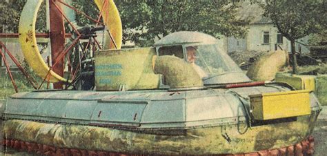 historyczny poduszkowiec rolniczy Ursynów M-6