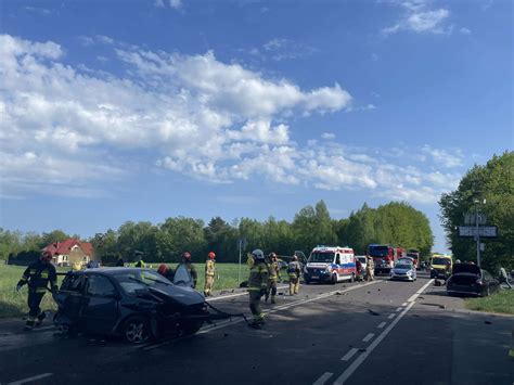 zdjęcie drogi krajowej nr 17 z utrudnieniami po wypadku