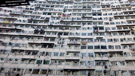 Zawalony ośmiopiętrowy blok mieszkalny w Changsha, Chiny