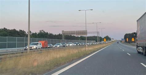 zdjęcie z miejsca karambolu na autostradzie A1 w Niemczech