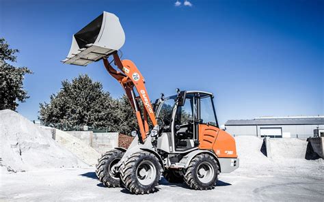 Ładowarka Weycor by Atlas w akcji, prezentująca wydajność i ergonomię