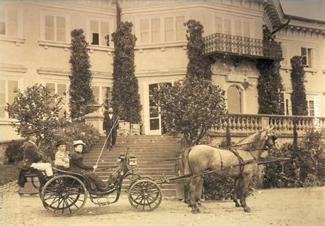 Historyczna fotografia wczesnego kolejowego pługa wirnikowego