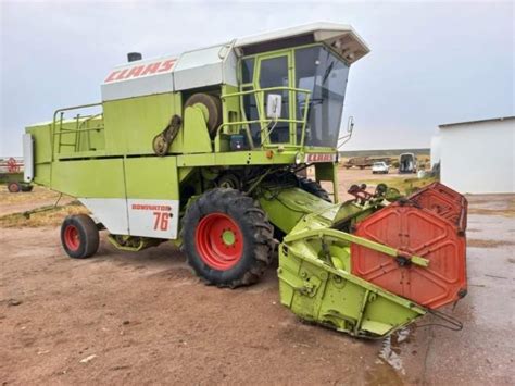 Thematic photo of Claas Dominator 76 combine harvester at work in the field