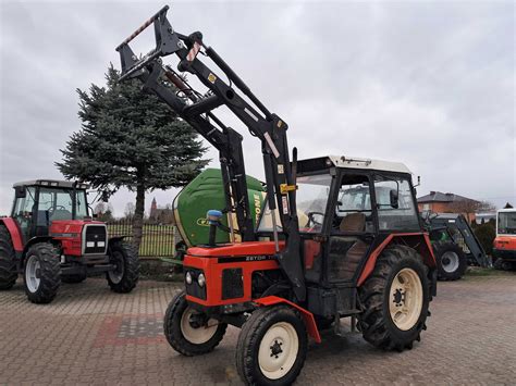 ciągnik Zetor z zamontowanym turem