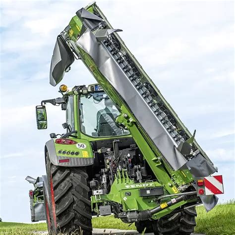 Photo showing Fendt Slicer TLX in transport position