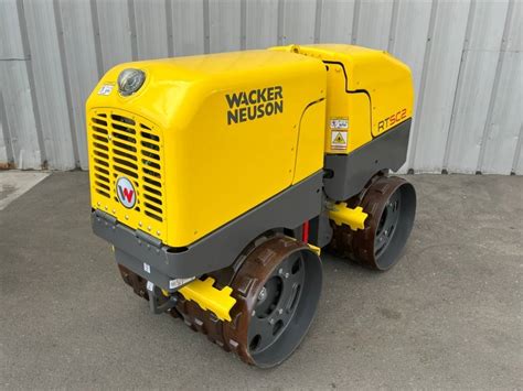 Technical diagram showing the low position of the vibrator in the Wacker Neuson RT 82-SC3