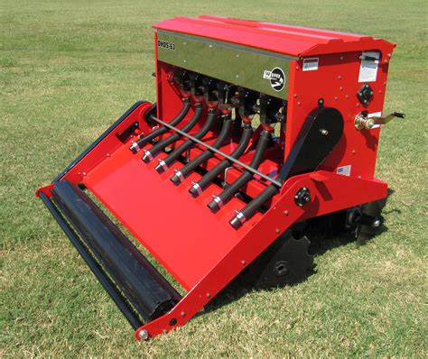 Technical drawing of the MKC 300 seeder with a disc harrow