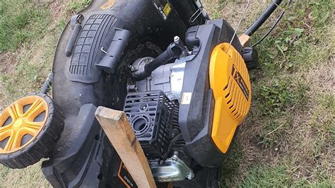 zdjęcie uszkodzonej linki noża traktorka