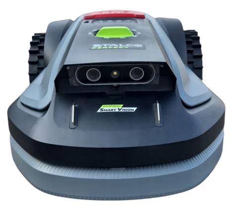 Robot koszący w trakcie przeglądu zimowego w serwisie