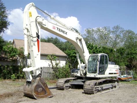Thematic photo of an Atlas Terex excavator on a construction site