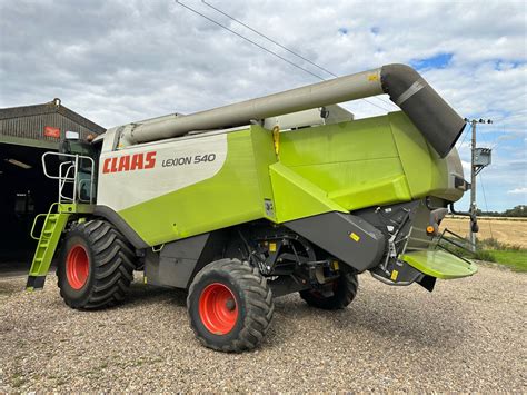 Technical drawing or exploded view of the Claas Lexion 540 engine