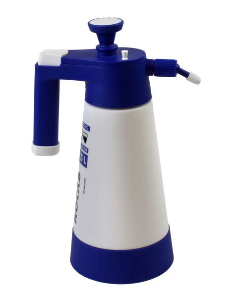 Zdjęcie opryskiwacza STRONG - ALKALINE 1,5 l OK-08.5002 w użyciu.