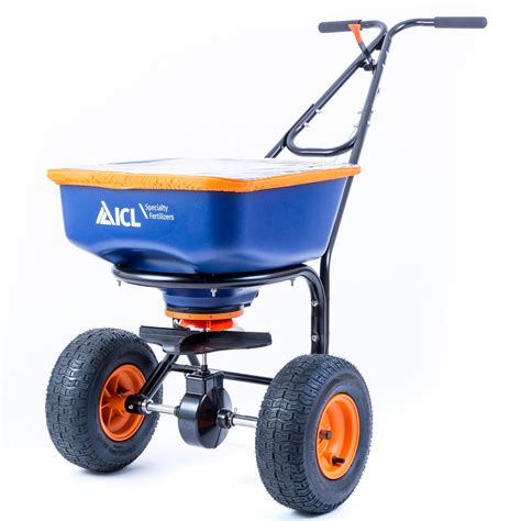 zdjęcie siewnika ICL AccuPro 2000 w akcji