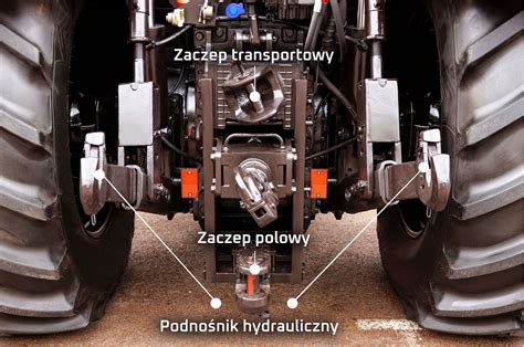 Schemat porównujący wymiary standardowego ciągnika rolniczego i ciągnika sadowniczego, z zaznaczeniem kluczowych parametrów roboczych.