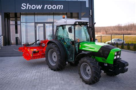 Porównanie szerokości modeli sadowniczych Deutz-Fahr Agroplus V, S, F