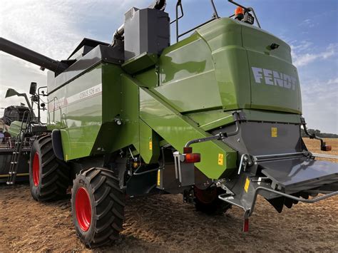 Zdjęcie kabiny kombajnu Fendt Corus z joystickiem