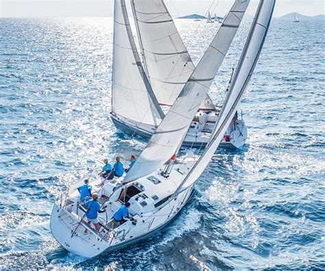 Ilustracja przedstawiająca różne elementy wyposażenia jachtu, które mogą posłużyć jako dodatkowa wyporność w sytuacji awaryjnej.