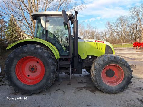 Technical diagram of Claas Ares 657 engine and hydraulics